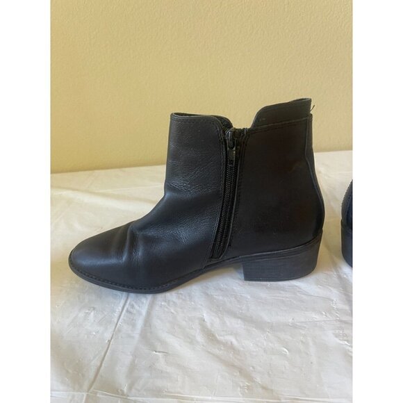 Woman's Boots Steve Madden leather Boot Size 8 zip "True" - Picture 16 of 16